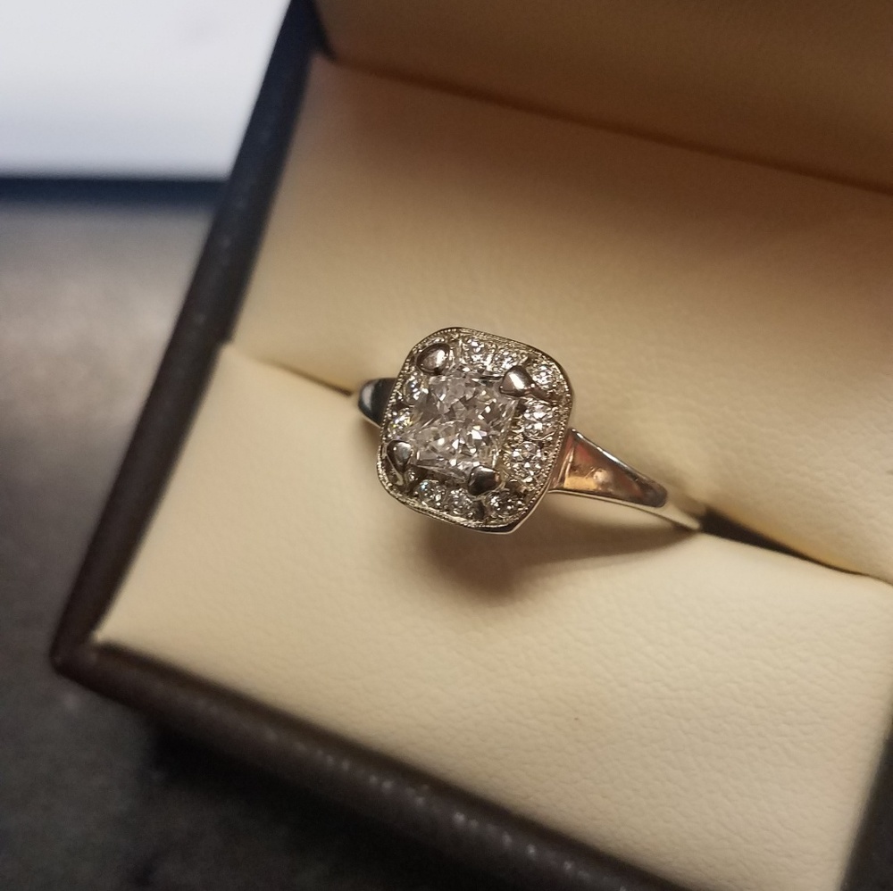 1TCW Radiant halo engagement ring F color SI